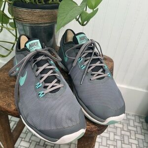 Women’s Nike shoes